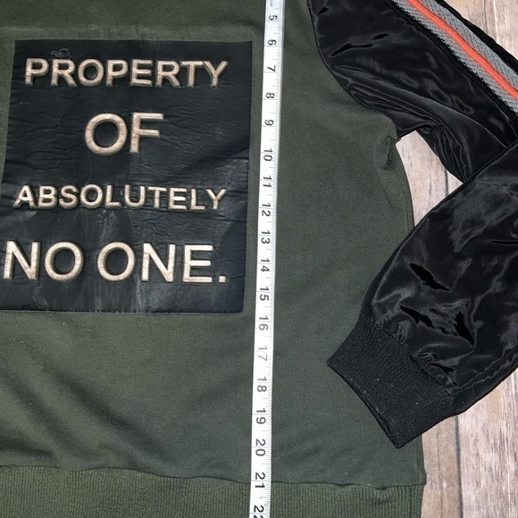 Only True‎ Streetwear brand sweater, “ Property of Absolutely No One”, size med. - Picture 7 of 8